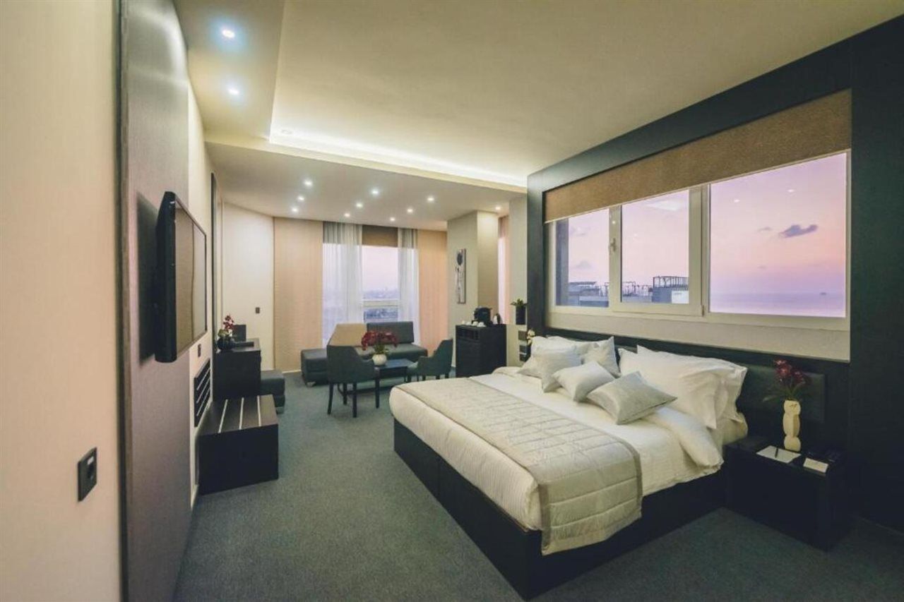 Louis V Hotel